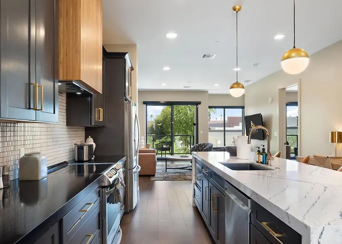 The Lux At Craftsman - Old Town Penthouse 1 Holiday home