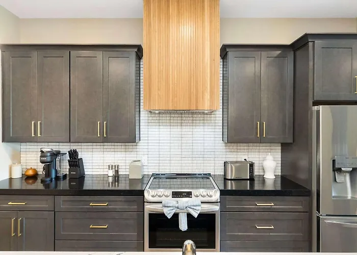 The Lux At Craftsman - Old Town Penthouse 1 Holiday home *