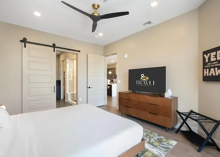 The Lux At Craftsman - Old Town Penthouse 1 *