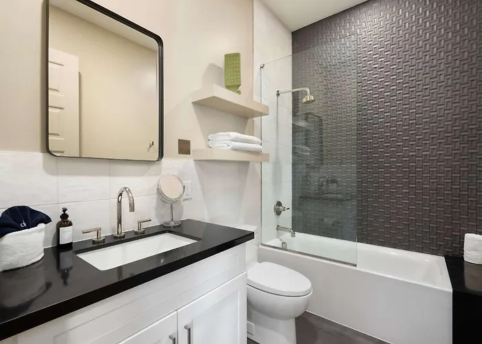 The Lux At Craftsman - Old Town Penthouse 1 *