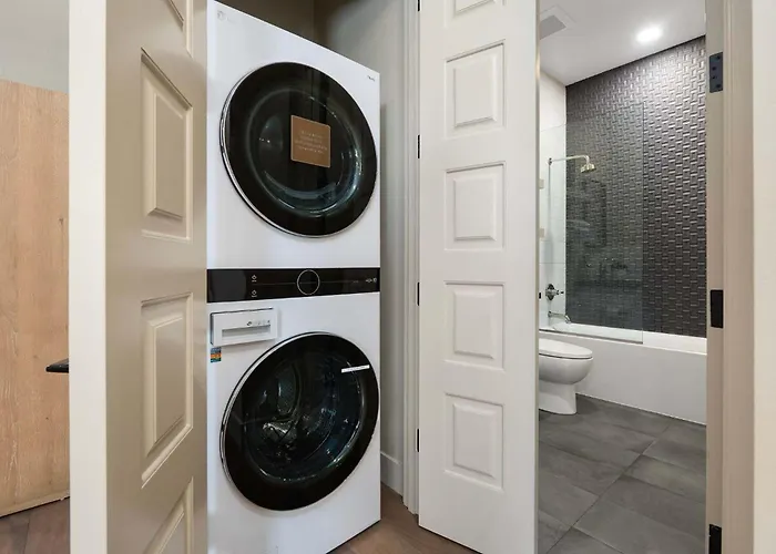 The Lux At Craftsman - Old Town Penthouse 1 Holiday home